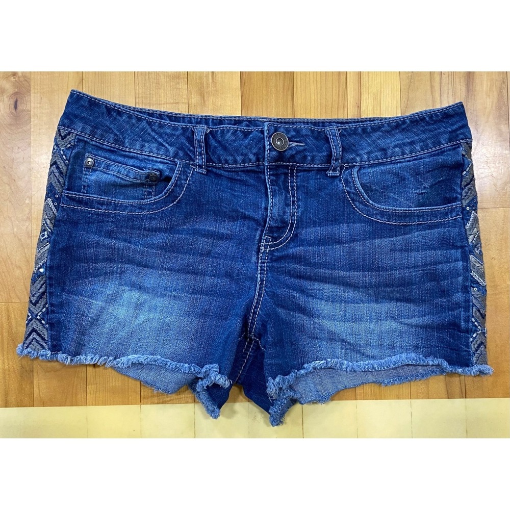 Maurices Embroidered Side Seam Denim Shorts Dark Wash Cut Off Hem Size 11/12